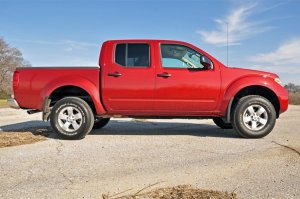 Nissan Frontier Suspension Lift Kit - Rough Country - 2.5 Inch Leveling Kit - Red - '05-'23